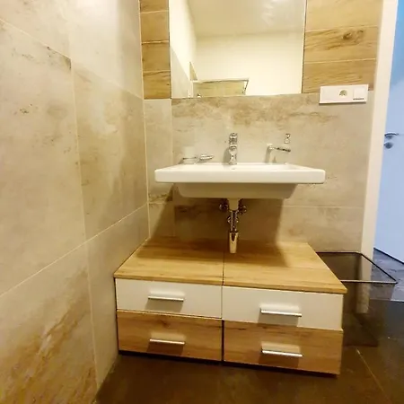 Lulu Apartment *